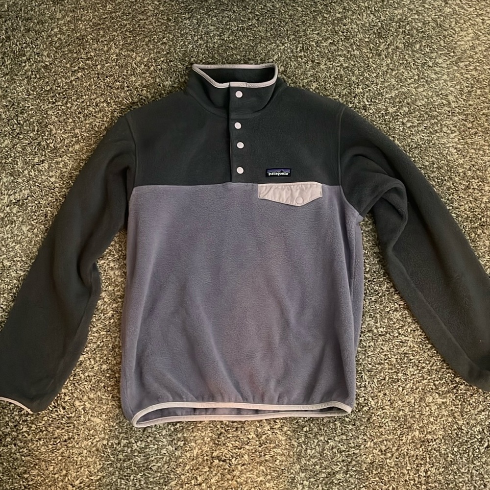 Nice Patagonia women’s pullover fleece